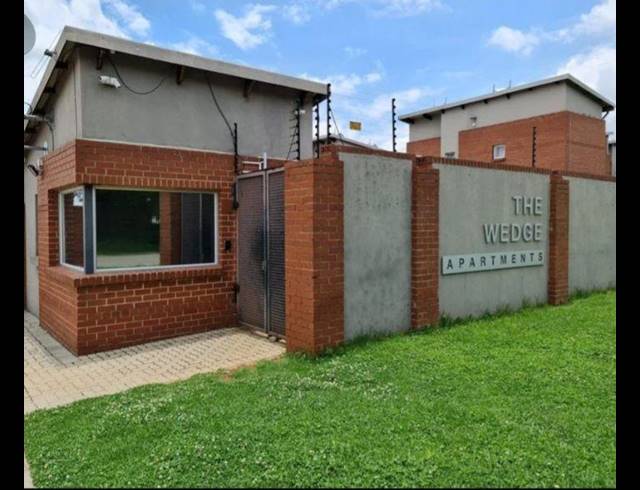 2 BEDROOM APARTMENT FOR SALE IN ESTHER PARK